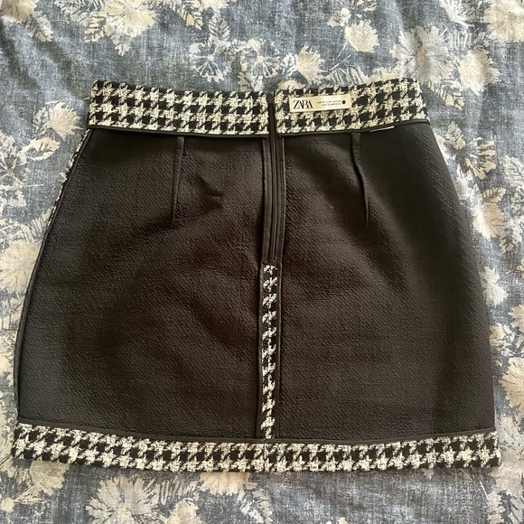 Zara Houndstooth Tweed Black and White Mini Skirt - Picture 5 of 6
